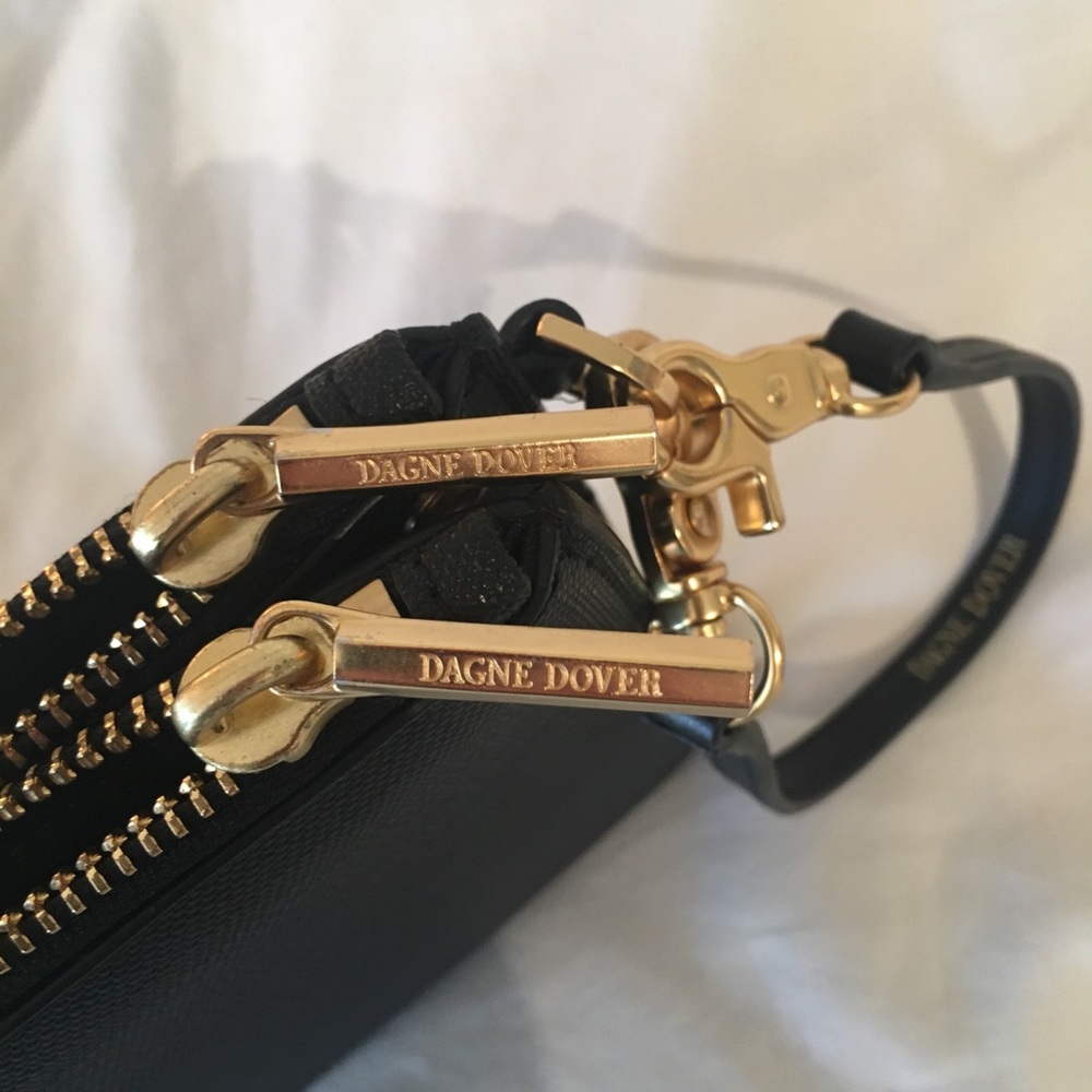 Essentials Clutch Wallet - Picture 4 of 7